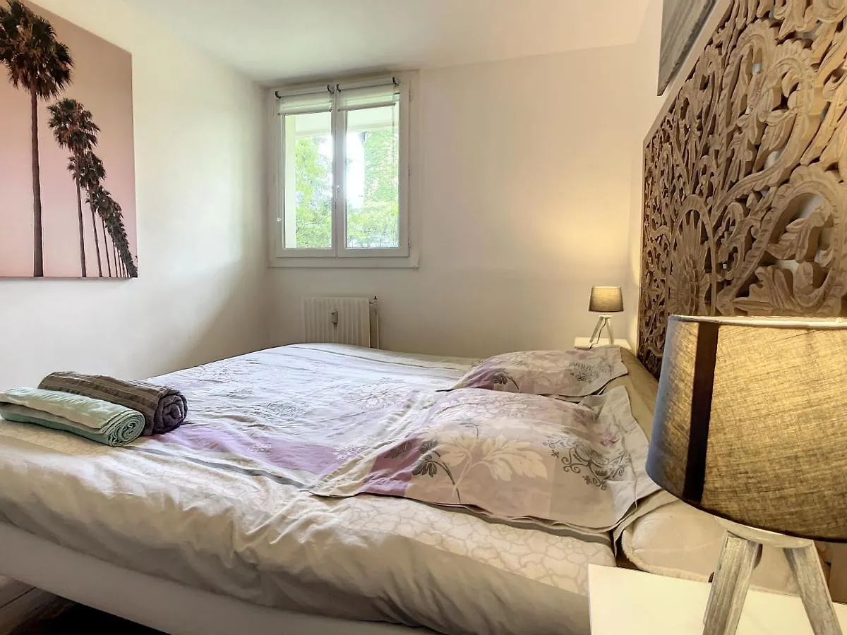Cinema Spot Light Lyon Caluire - Trois Parkings Secu Apartment 0*, Caluire-et-Cuire France
